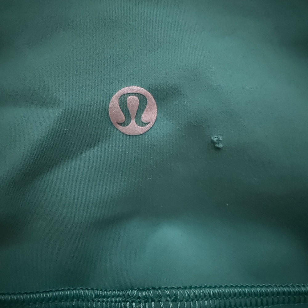 Lululemon Wunder Train High Rise shorts sz0 teal lagoon, small hole. Never worn - Picture 4 of 7